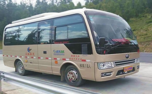  新疆包車旅游攻略