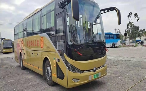 新疆旅游包車價格與攻略| 新疆包車帶司機服務